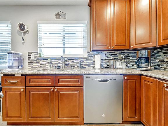 4th image of 4474 Poinsettia Ct