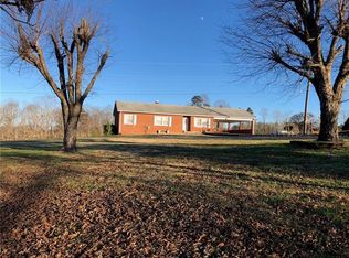 4959 H M Hefner Rd, Hickory, NC 28602