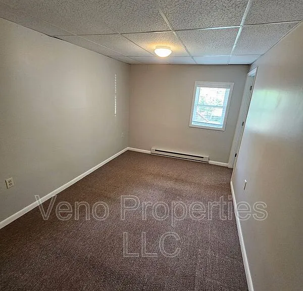 17-19 Avenue Ave #B — Photo 5