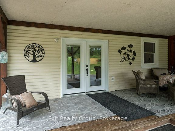 3rd image of 64 A Oliver Rd