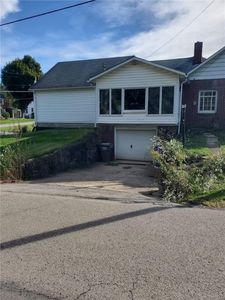 208 Milheim Dr, Butler, PA, 16001