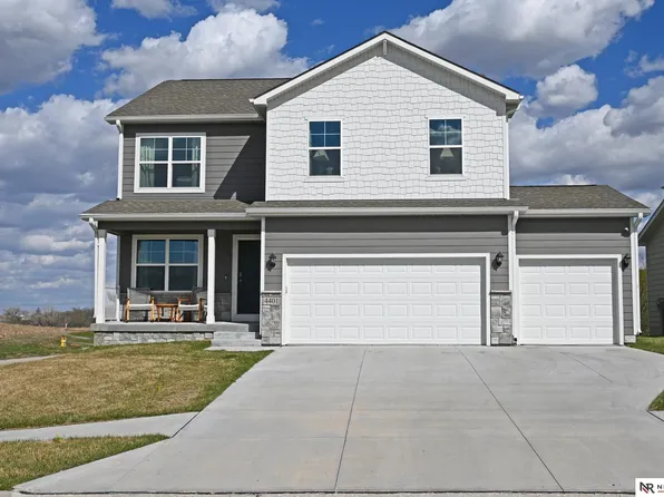 4401 Leawood Dr, Bellevue, NE 68123