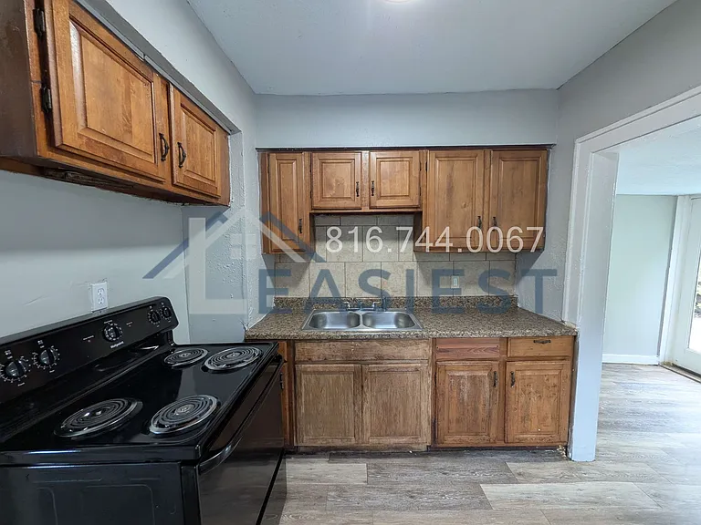 4028 Indiana Ave — Photo 9