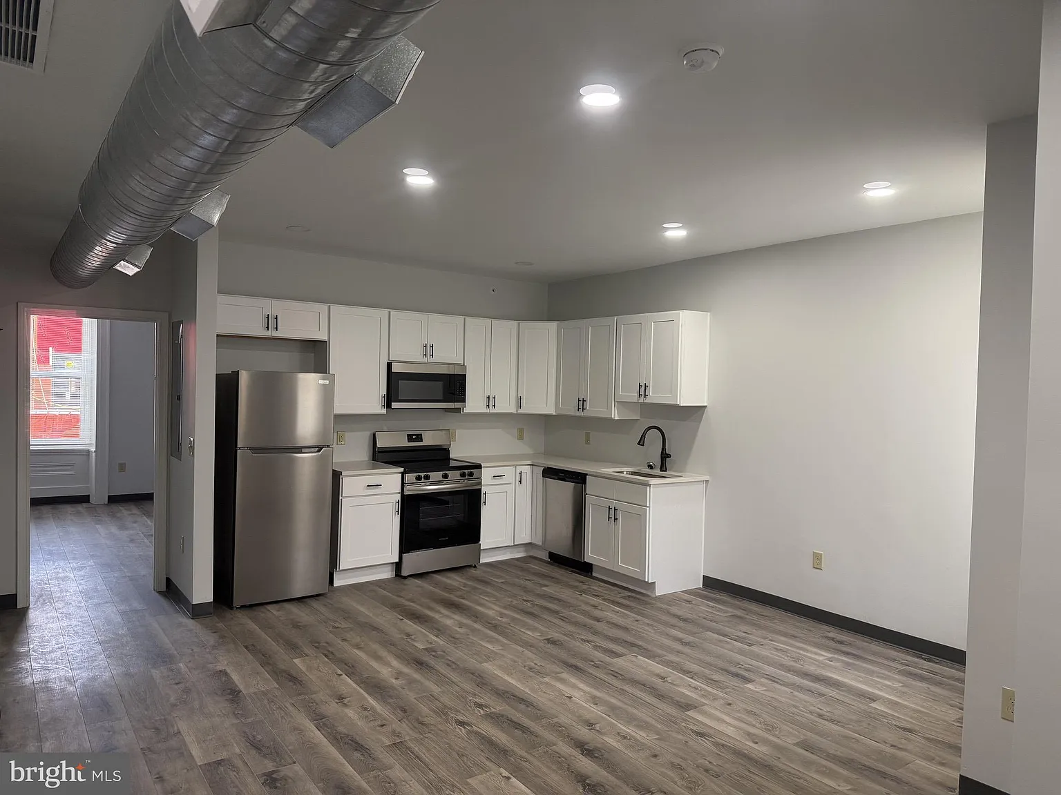 2 bed, 3480 sqft, $1,950 — Photo 1