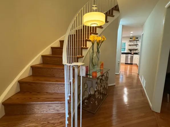 6038 Haverhill Ct, Springfield, VA 22152