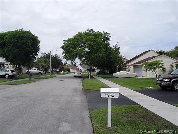 4th image of 1632 N Goldeneye Ln
