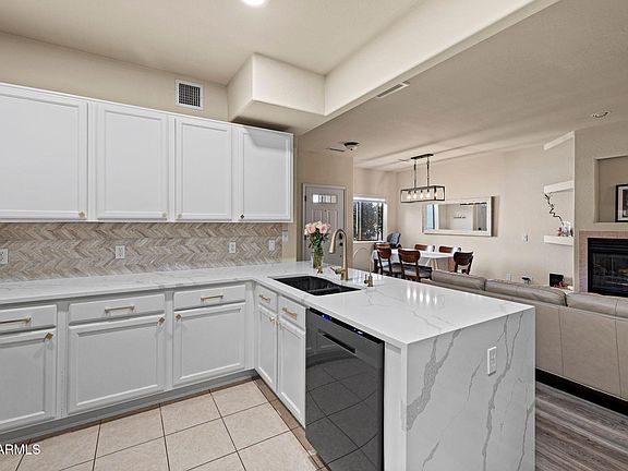 4th image of 1138 HUGHES Street