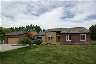 2nd image of 3215 Woodridge Dr