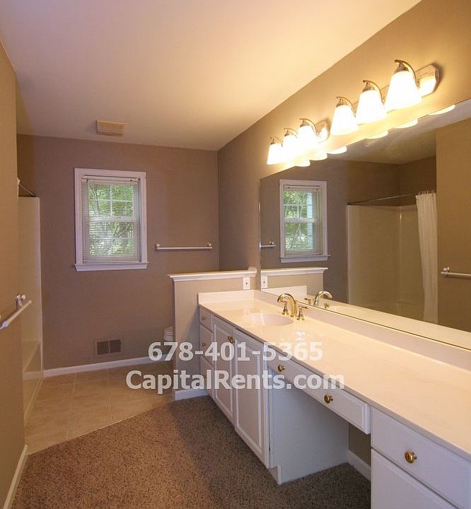 1st image of 2409 Windridge Dr NE