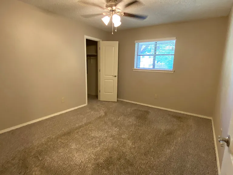 9038 Hillside Dr — Photo 7