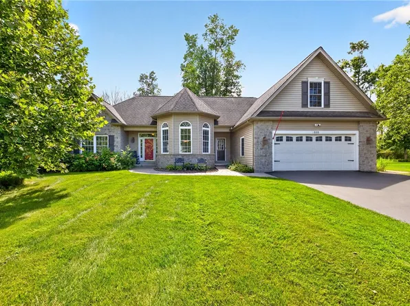 898 Lothario Cir, Webster, NY 14580
