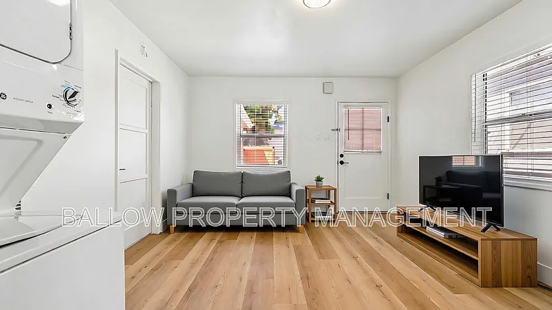 2 bed, 1.0 bath, 650 sqft, $2,250 — Photo 4
