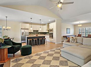 520 North Stone Ridge DRIVE, Lake Geneva, WI 53147