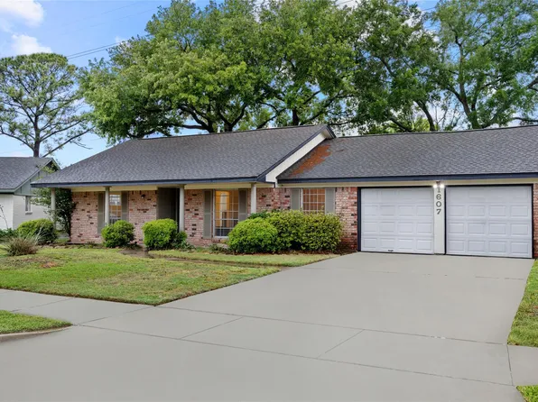 1607 Buescher Dr, Houston, TX 77043