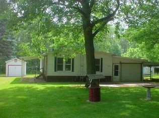 8446 White St, Port Austin, MI 48467