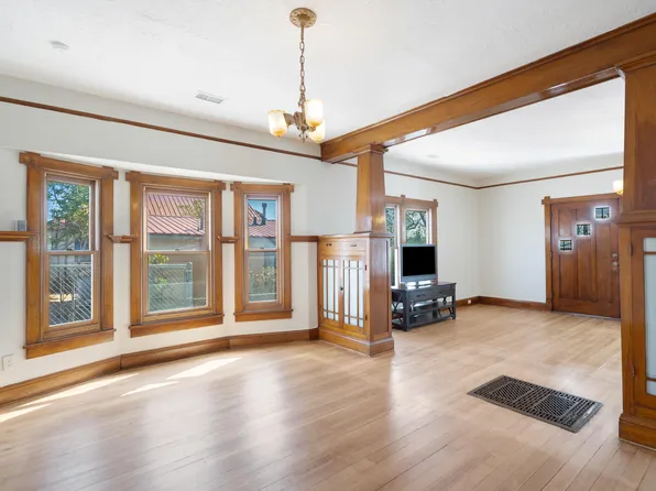 1214 Walter St SE, Albuquerque, NM 87102