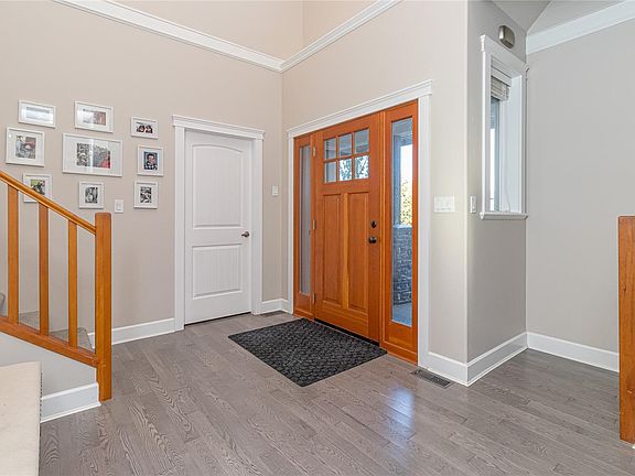 4th image of 898 Bucktail Rd