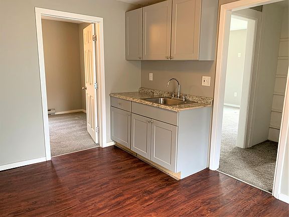 5th image of 487 Hawley St #2