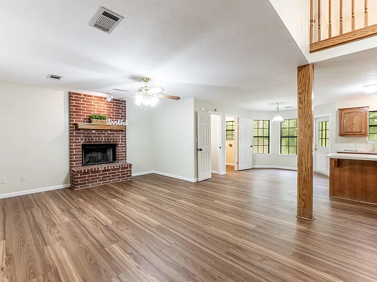 3660 Red Bud Ln — Photo 2