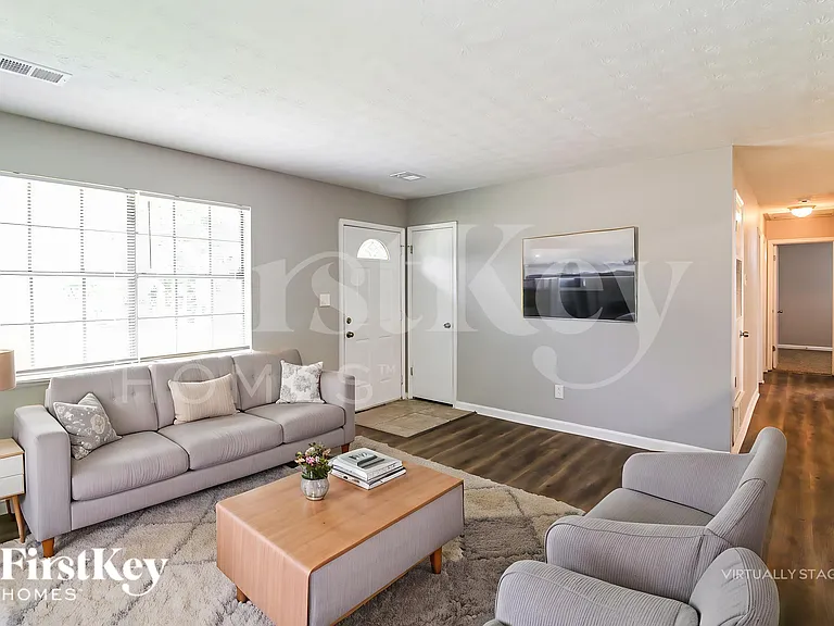 230 Montego Cir — Photo 5