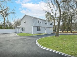 34 Warner Rd, Huntington, NY 11743