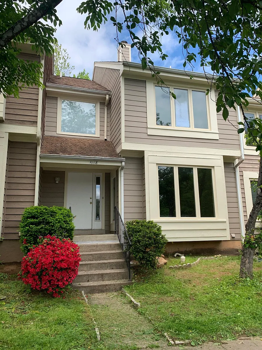 Building Photo - 1118 Whitworth Ct