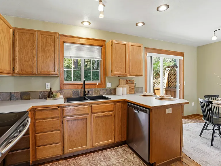 4724 S Keyes Ct — Photo 7