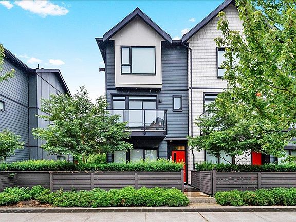 2nd image of 4662 Hemlock Way #105
