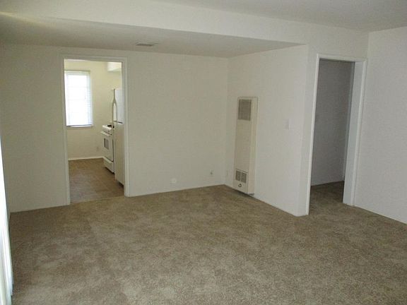 3rd image of 681 S Marengo Ave