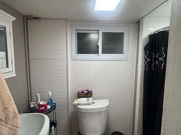 2nd image of 138 Kingsland Ave