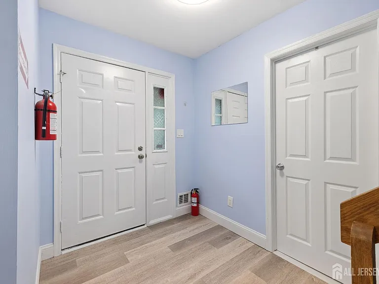 1609 Mulberry Ct — Photo 31
