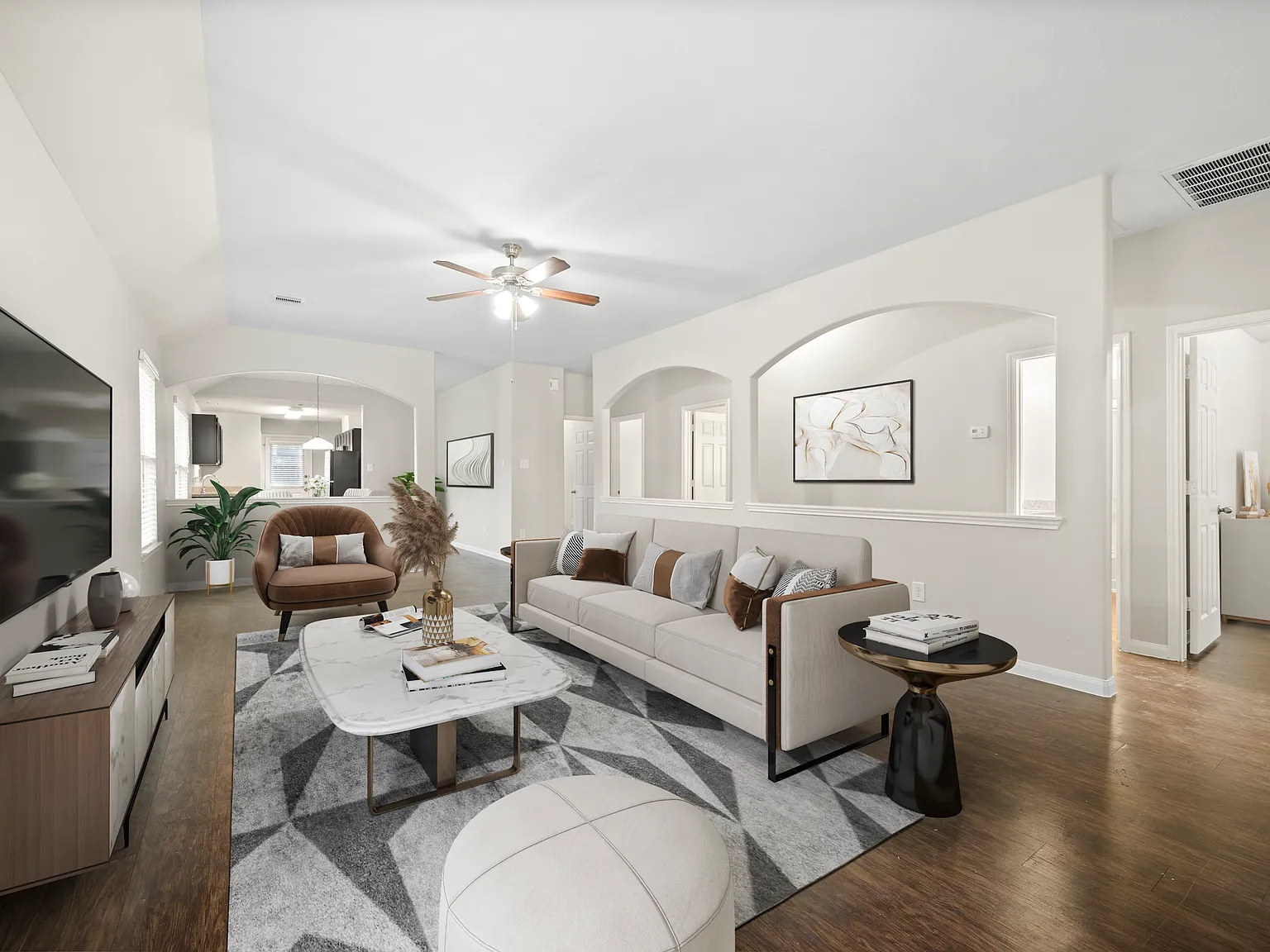 4 bed, 1650 sqft, $1,900 — Photo 3