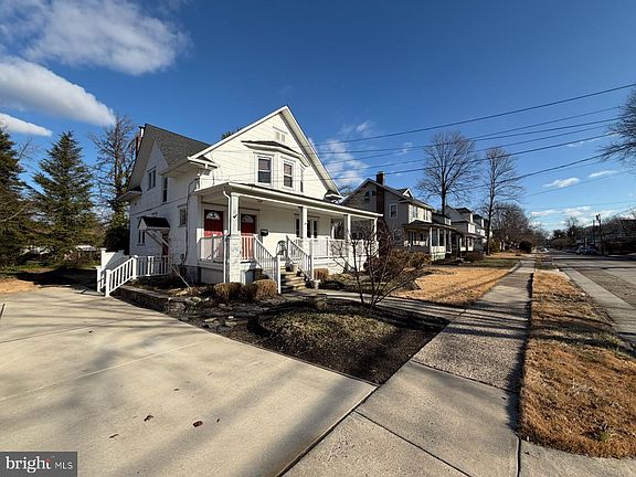 3rd image of 5753 Rogers Ave