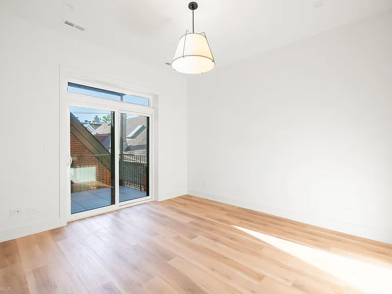 2113 N Kenmore Ave #1 — Photo 13