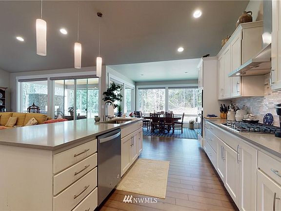 3rd image of 4123 259th Pl NW