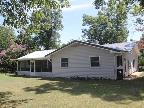 3rd image of 202 Alexander Ave