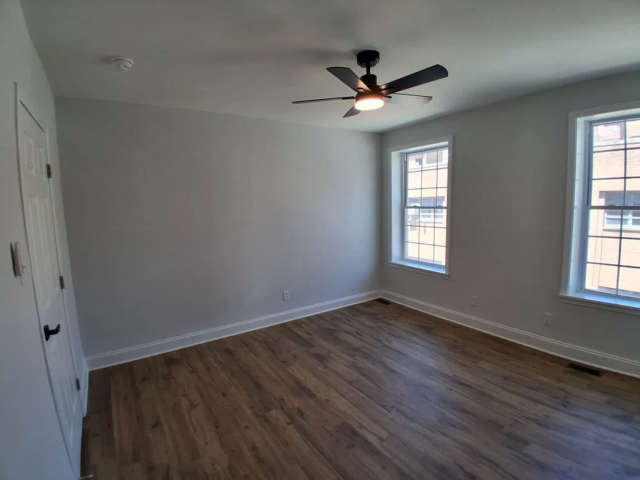 Studio, 700 sqft, $1,000 — Photo 2