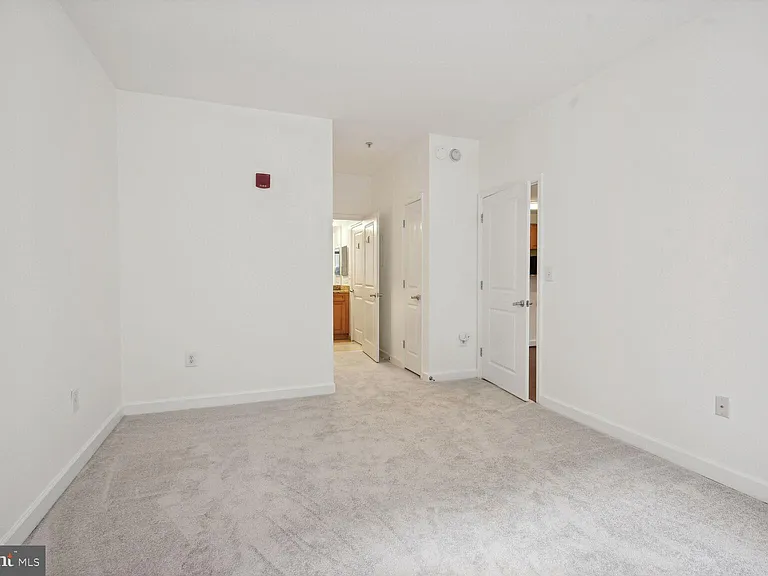 1111 25th St NW #302 — Photo 11