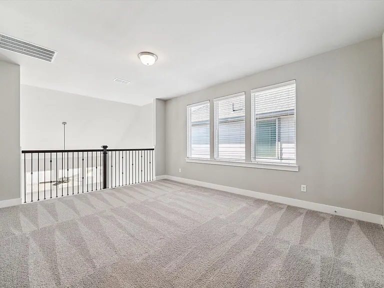 127 Nightshade St — Photo 10