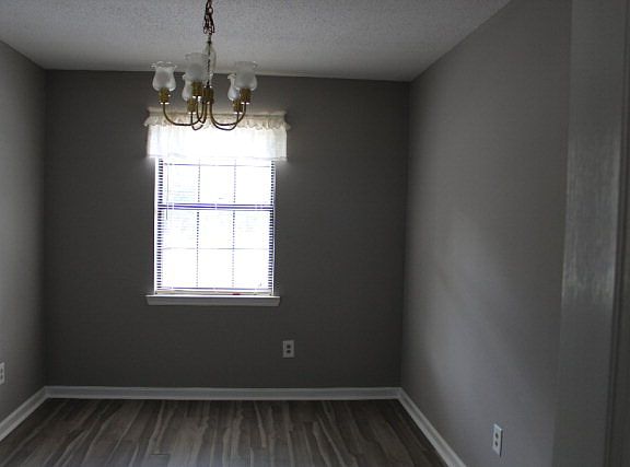 4th image of 205 Whitetail Cir