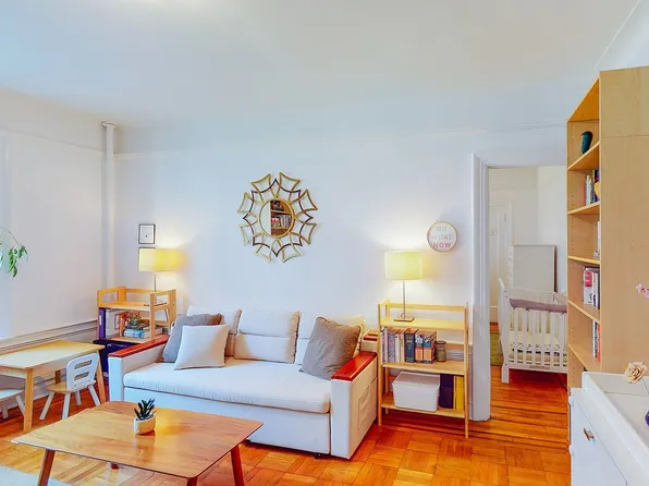 77 Eastern Pkwy APT 2E, Brooklyn, NY 11238