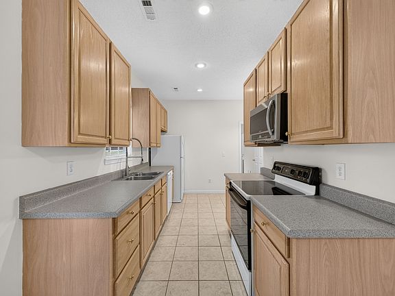 5th image of 103A Reef Ct #A