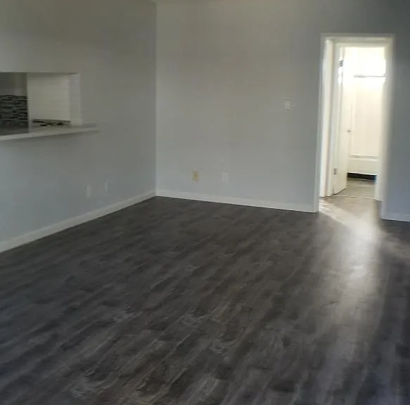 6830 Woodley Ave #5 — Photo 7