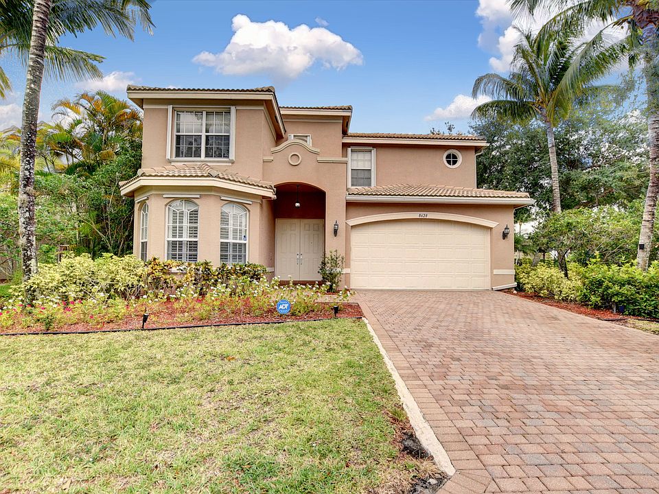 Home For Sale In Canyon Lakes