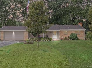 1301 Bielby St, Waterford, MI 48328