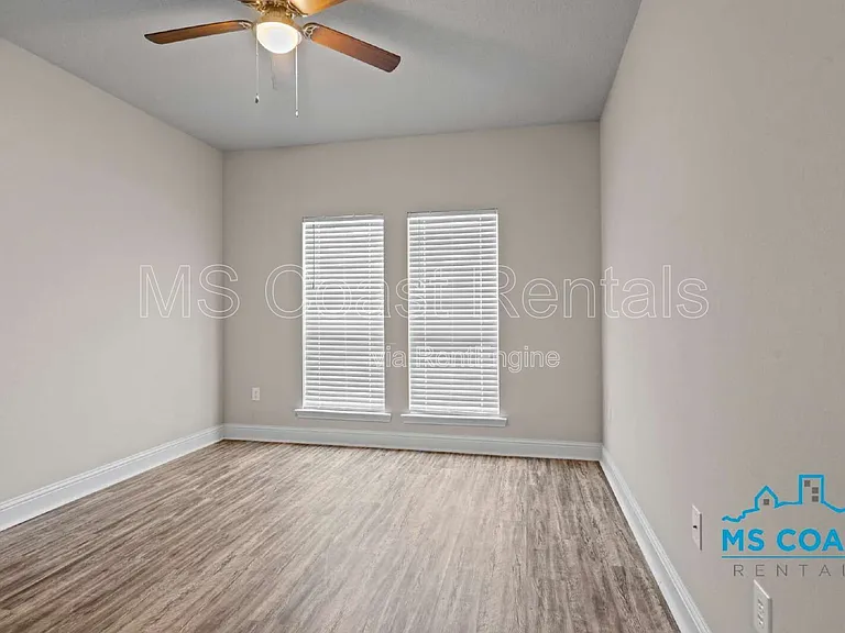 8712 Park Ridge Ct — Photo 27
