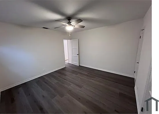 10650 Camarillo St — Photo 12