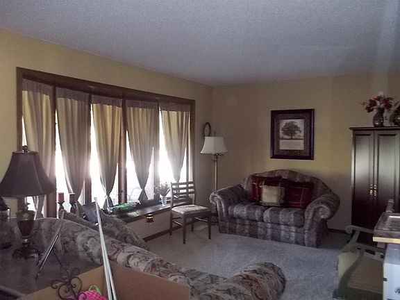 4th image of 4201 Pinewood Ln