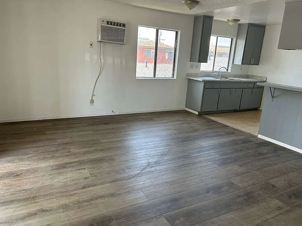 2nd image of 129 N 4th St #1