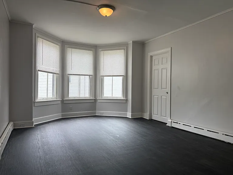 270 Crystal Ave #1 — Photo 3